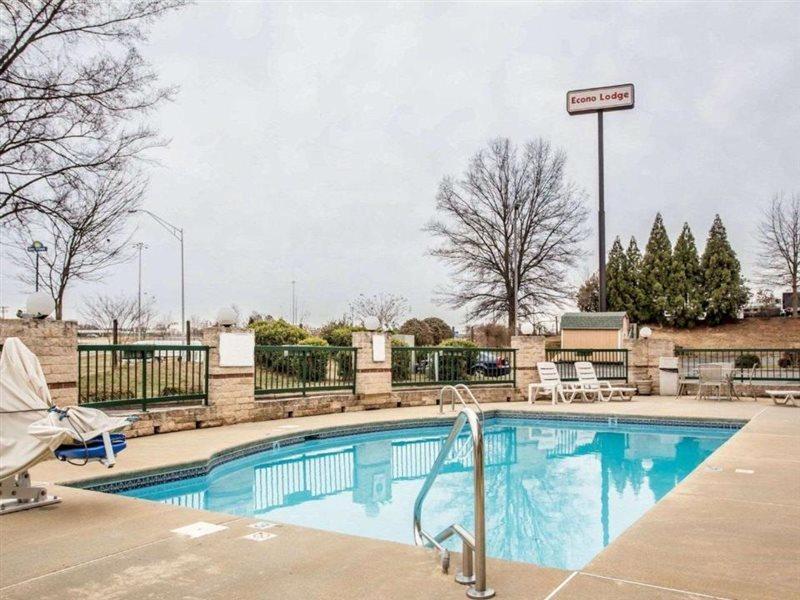 Red Roof Inn & Suites Cornelius - Lake Norman Esterno foto