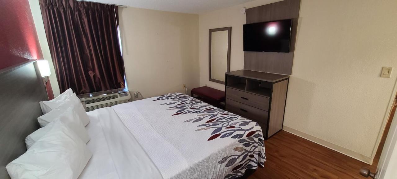 Red Roof Inn & Suites Cornelius - Lake Norman Esterno foto