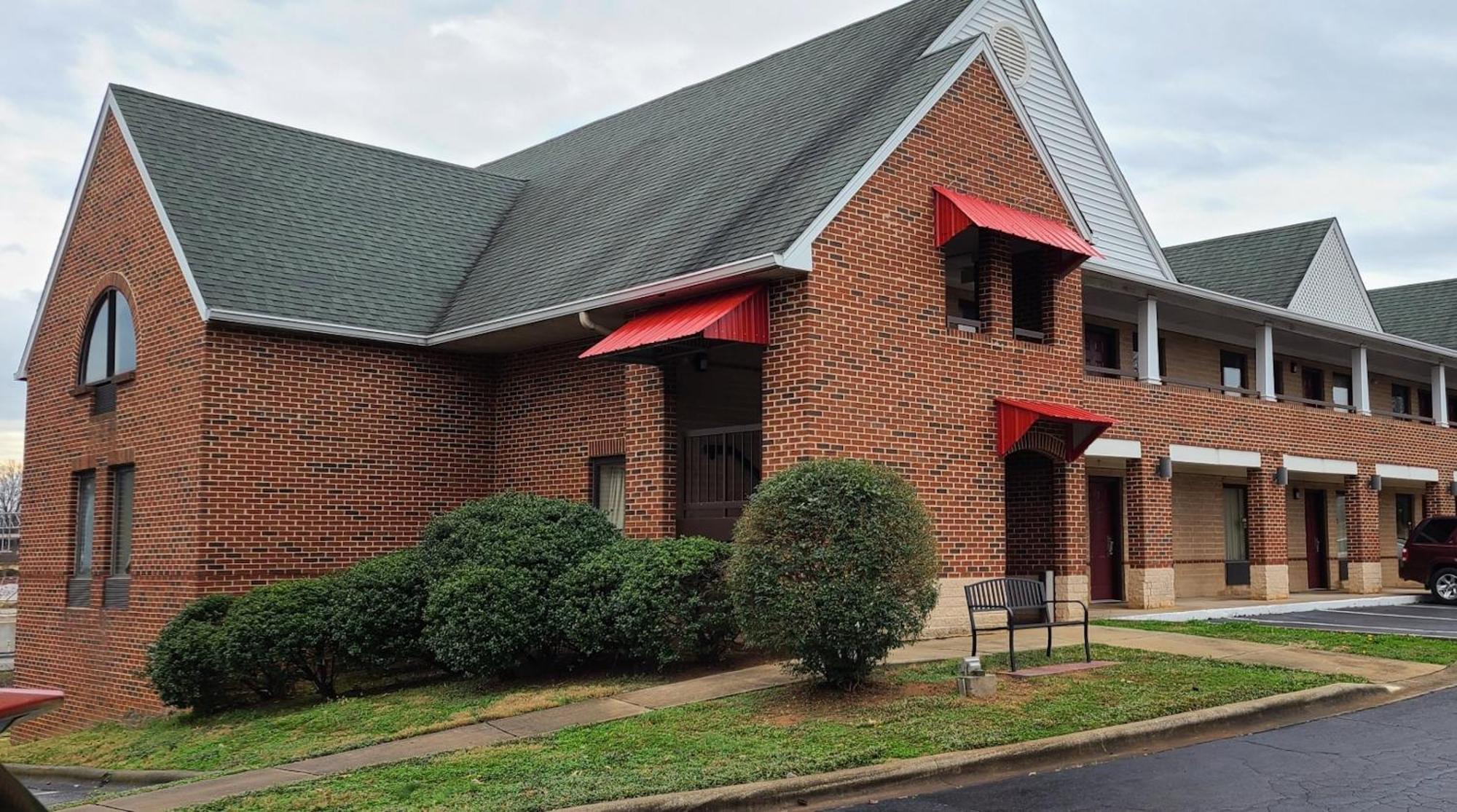 Red Roof Inn & Suites Cornelius - Lake Norman Esterno foto