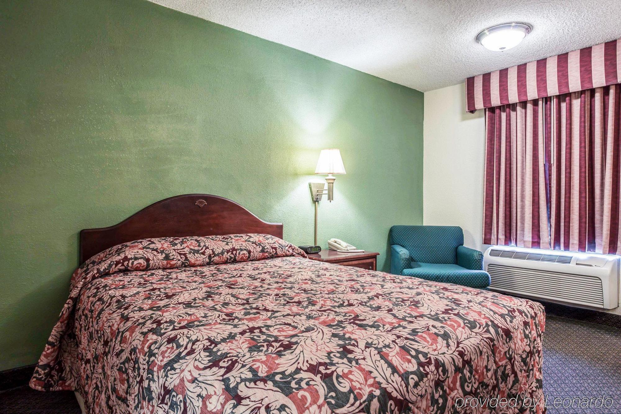 Red Roof Inn & Suites Cornelius - Lake Norman Esterno foto