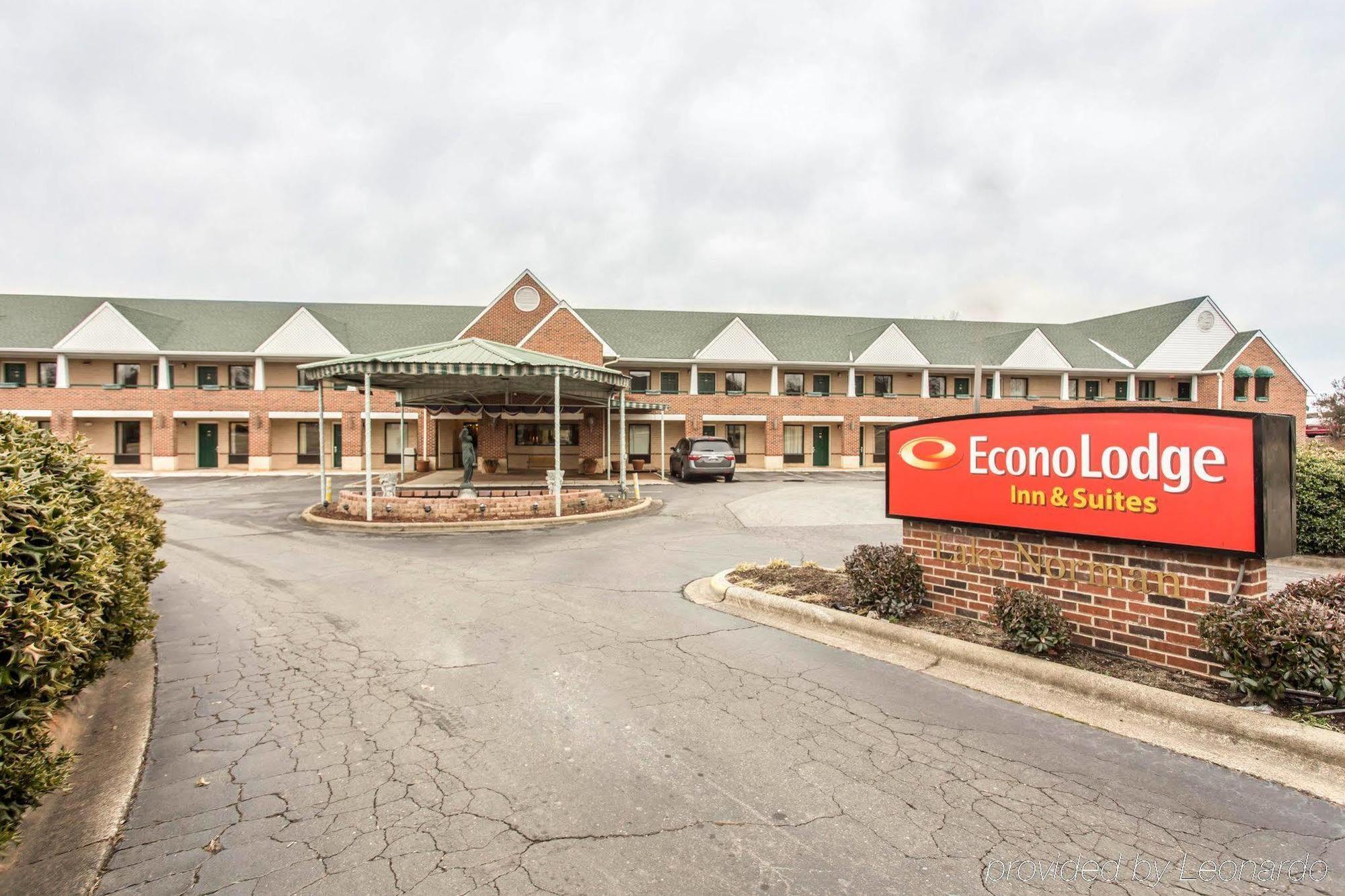 Red Roof Inn & Suites Cornelius - Lake Norman Esterno foto