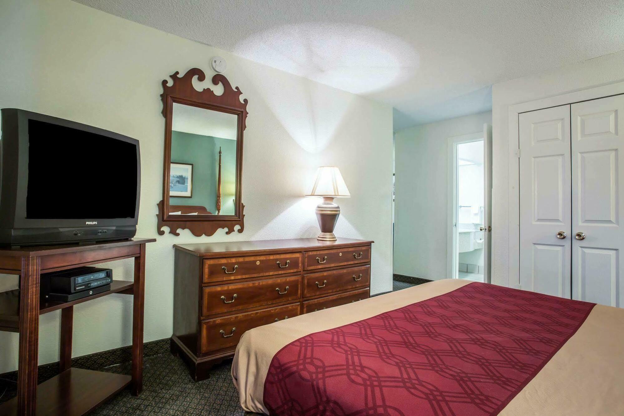 Red Roof Inn & Suites Cornelius - Lake Norman Esterno foto