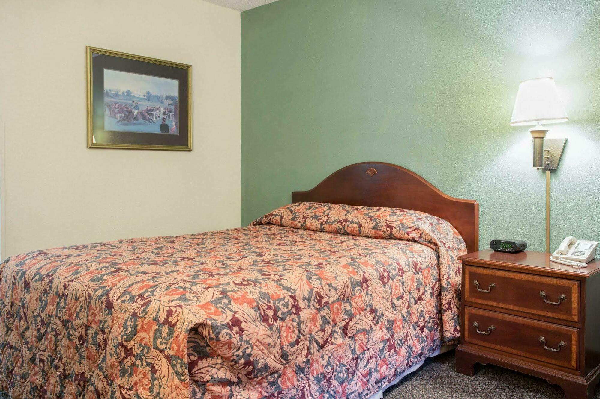 Red Roof Inn & Suites Cornelius - Lake Norman Esterno foto